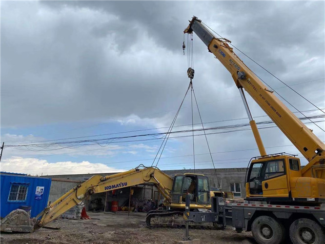 那曲市25吨吊车的工作半径是多少？