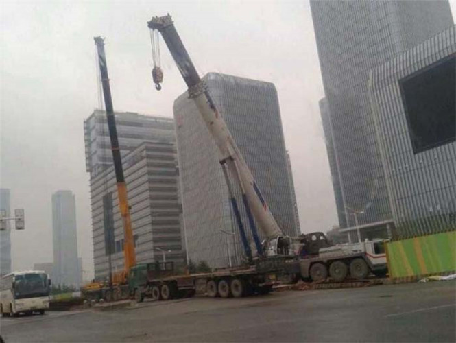 那曲市25吨吊车能吊多重设备？
