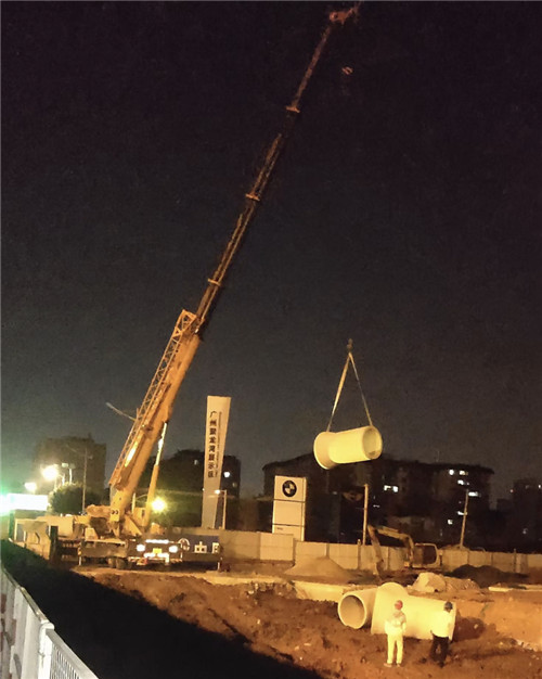 那曲市“弯臂矫正”—— 吊车的 “形变补偿” 技术